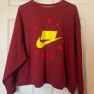 NWOT Nike Cropped Pullover Sweatshirt
